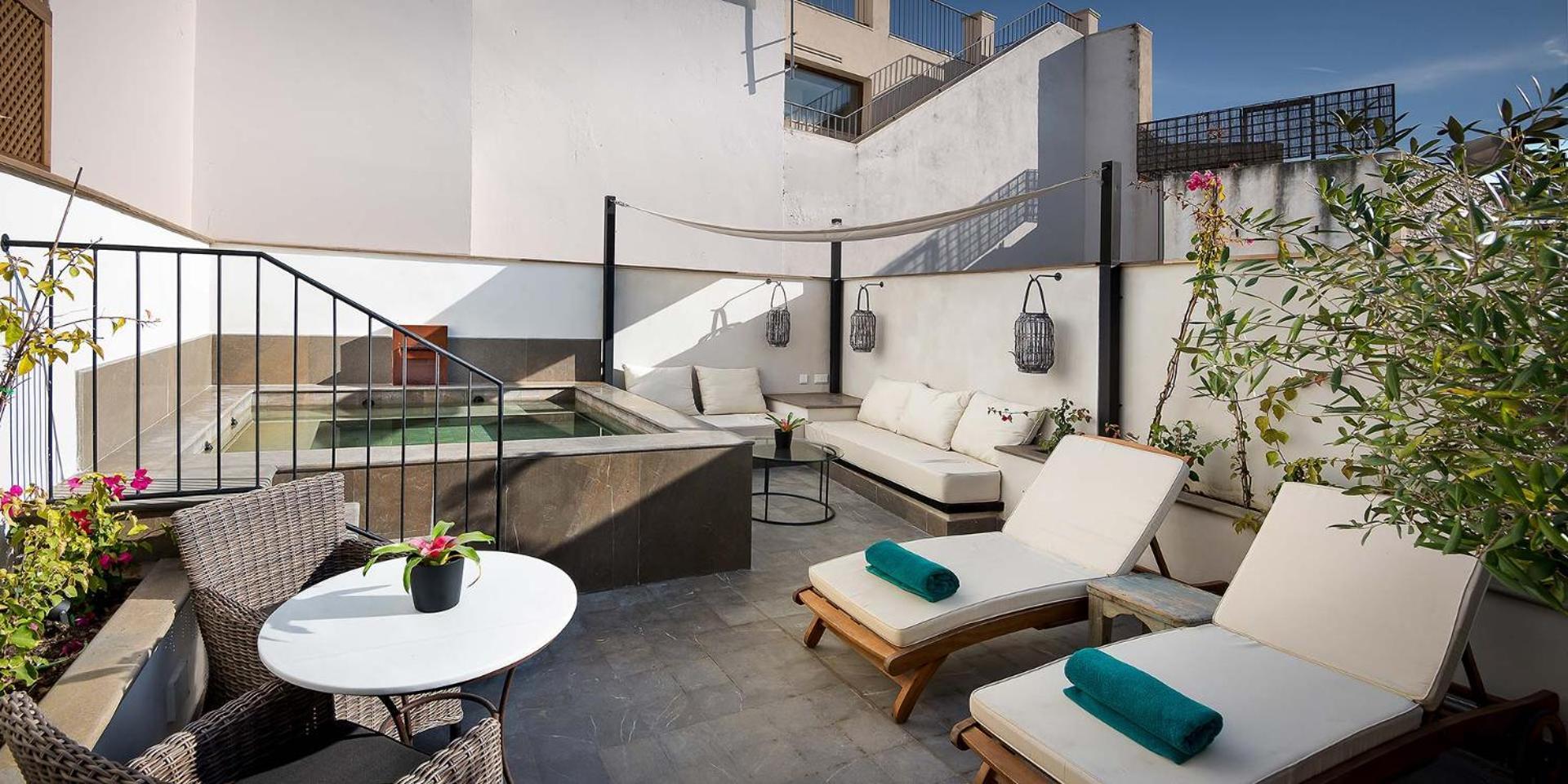 King Room Pool View